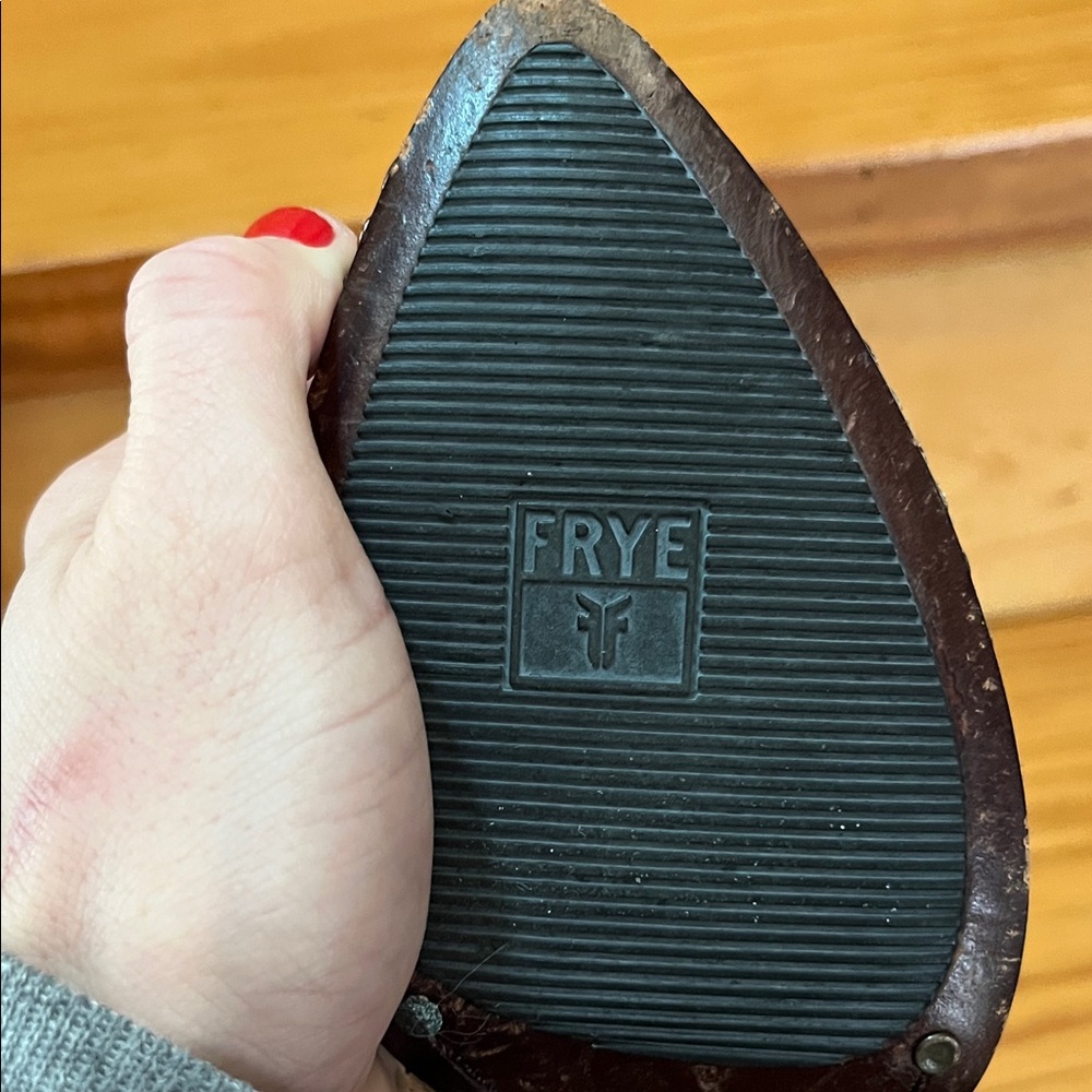 Frye Women's Rare Regina Pump - sz 7 - Picture 2 of 4